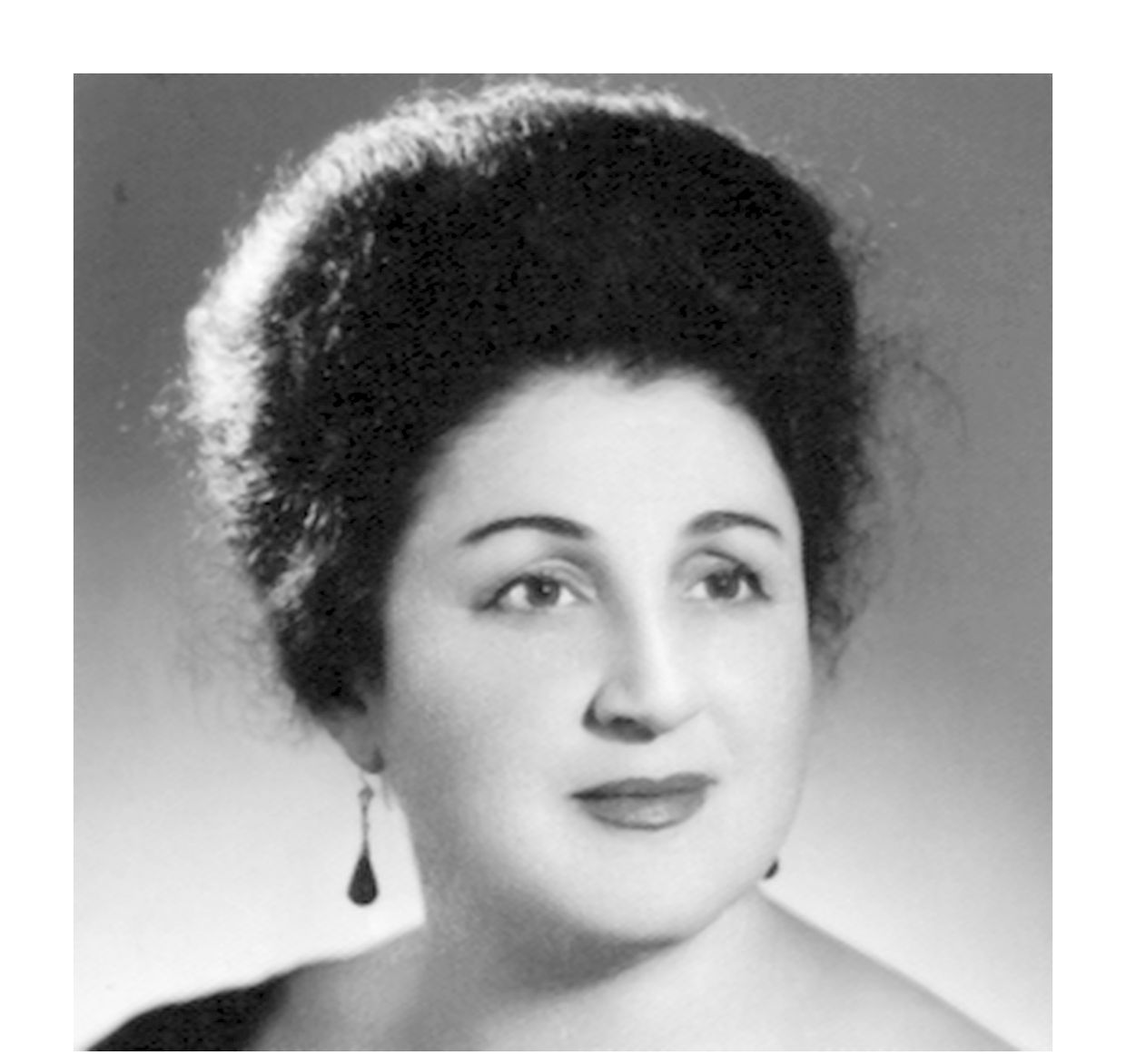 Изабелла Айдинян